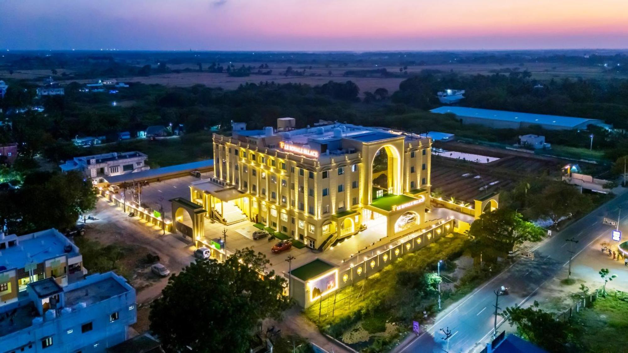 Le Royale Palace Karaikal Exteriör bild
